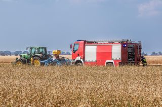 Tragedia na polu pod Słupskiem. Rolnik zginął raniony przez sieczkarnię