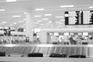 Żart o bombie na lotnisku w Bydgoszczy. Co kosztował dowcipnisia?