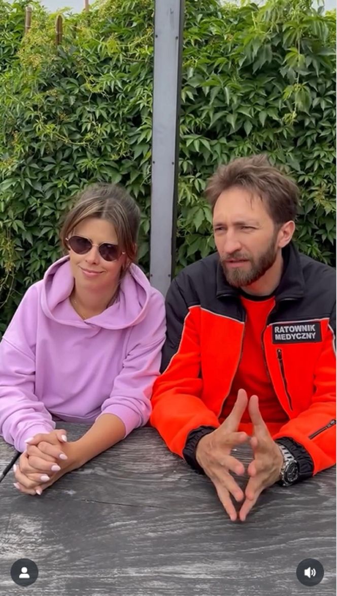 Na sygnale na planie. Piotrek (Dariusz Wieteska), Martyna (Monika Mazur)