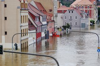 Jak wjechaliśmy, to po prostu miasto widmo, ciemno, głucho, niczego tam nie było. Służby wróciły z terenów powodziowych 