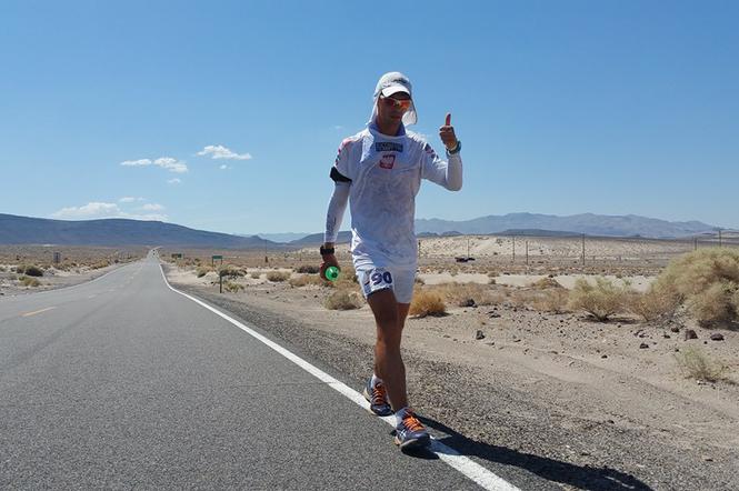 Artur Kujawiński na trasie Badwater 135