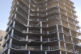 Porzucony szkieletor przy ulicy Boborowieckiej 11