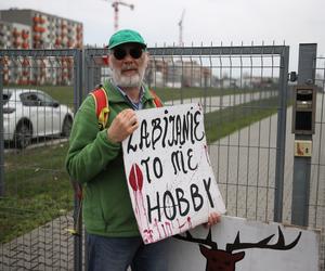 Targi łowiectwa w Krakowie. Przed Halą EXPO protestowali obrońcy zwierząt