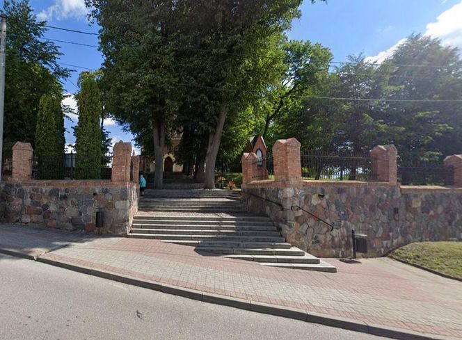 Do tej wsi w woj. warmińsko-mazurskim zjeżdżają tłumy. Nie dla atrakcji turystycznych 