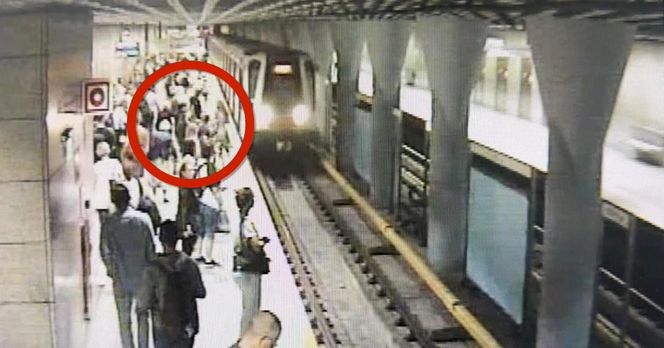 „Całe społeczeństwo doświadcza kryzysu”