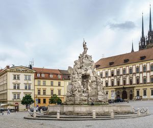 „Morawski Manchester” leży zaledwie kilka godziny drogi z Małopolski. Ma drugie największe katakumby w Europie