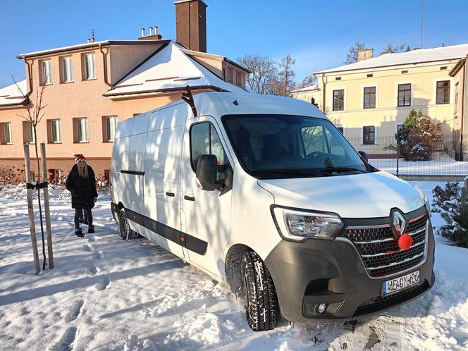 Do dzieci z domów dziecka trafiło łącznie 220 dużych paczek słodyczy