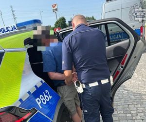 Rutynowa kontrola i przestępca seksualny. Ściga go Interpol
