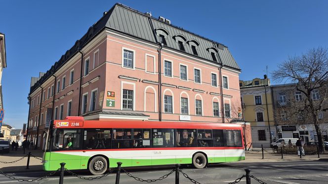 Wybudowany w w połowie XVII wieku zdobi centrum Lublina. Historia Pałacu Parysów