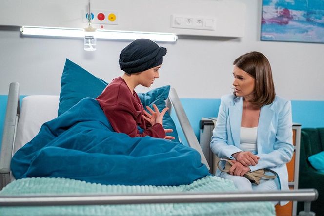 Pierwsza miłość odc. 4099. Angelika (Patrycja Franczak), Eliza (Anna Maria Sieklucka)