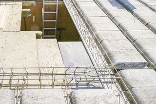 strop gęstożebrowy