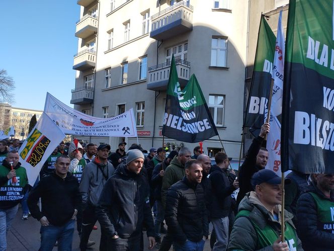 Górnicy protestowali pod ministerstwem przemysłu w Katowicach przeciwko likwidacji KWK Bielszowice