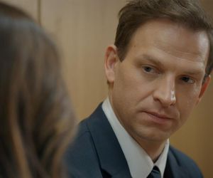 Barwy szczęścia, odcinek 3200: Łukasz (Michał Rolnicki), Kasia (Katarzyna Glinka) 