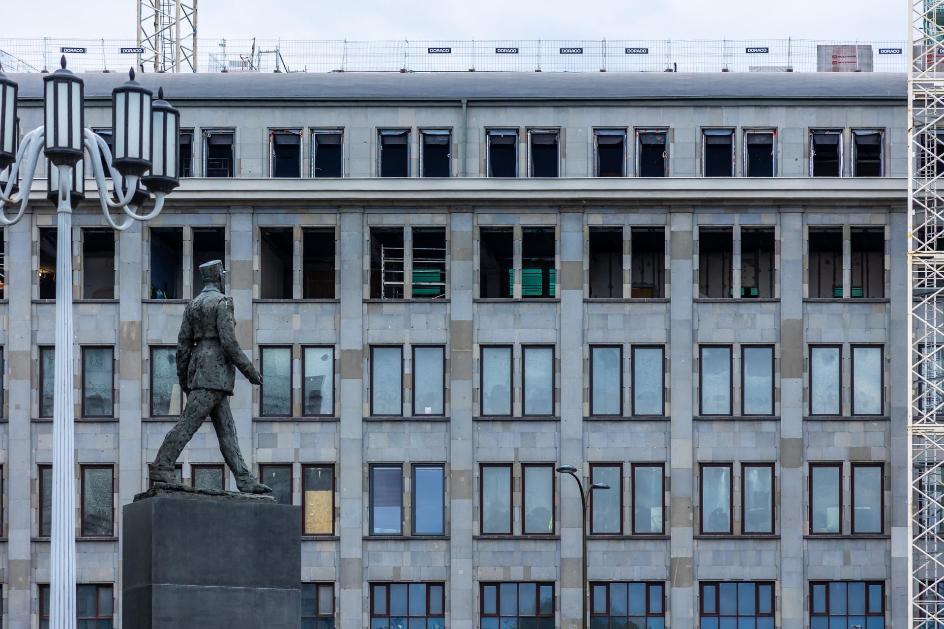 Gmach Banku Gospodarstwa Krajowego w Warszawie w trakcie remontu