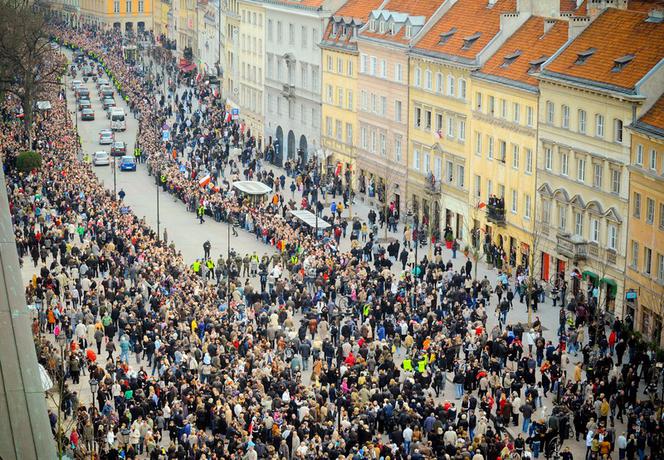 Kondukt z ciałem prezydenta Lecha Kaczyńskiego