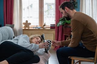 Barwy szczęścia odc. 3007: Renata (Anna Mrozowska), Marcin Kodur (Oskar Stoczyński)