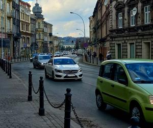 Kobiety za kierownicą sprawują się lepiej niż mężczyźni. Potwierdzają to badania! 