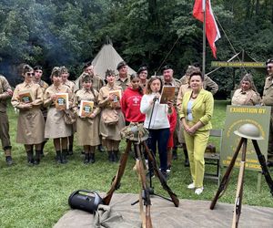 Polonia z Chicago czytała fraszki na pikniku militarnym i w polskiej szkole