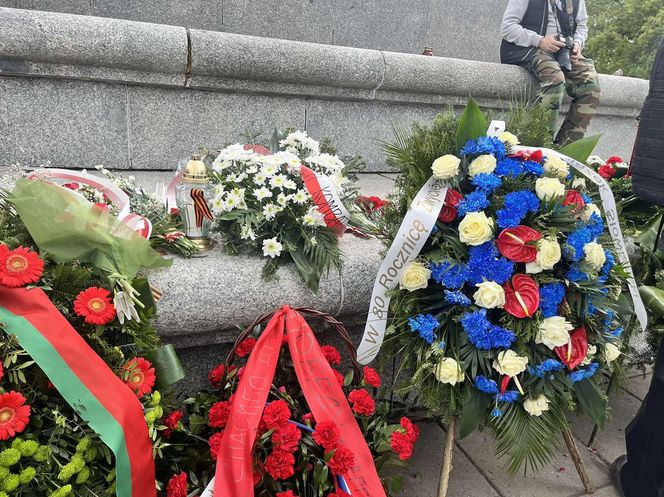 Antywojenny protest na Cmentarzu Żołnierzy Radzieckich w Warszawie