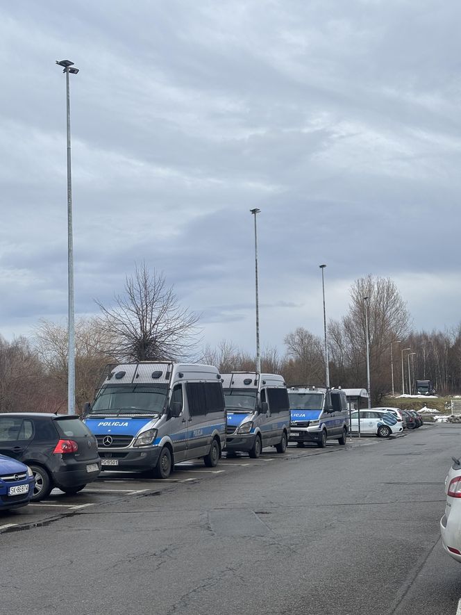 Kolejny atak nożownika w Olkuszu. Nieoficjalnie: zatrzymany 23-latek to syn policjanta