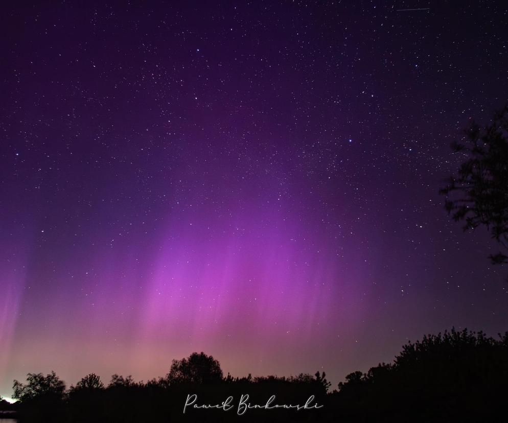 Tak wyglądała zorza polarna na niebie między Bydgoszczą a Toruniem. Miłośnicy astronomii zrobili niesamowite zdjęcia! 