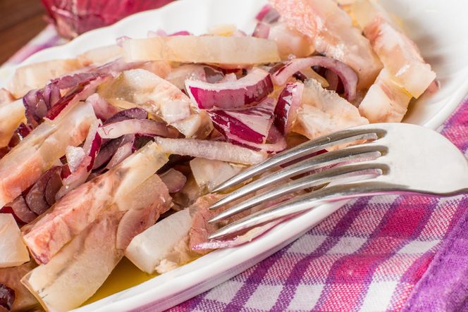 Cartilage of beef with red onions