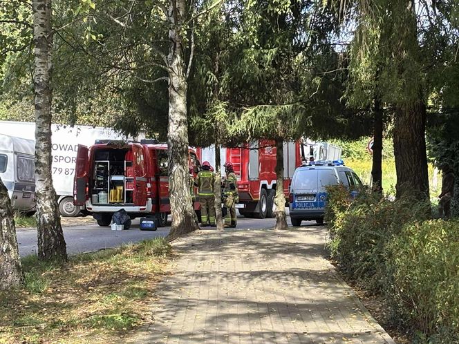 Broń i materiały wybuchowe w mieszkaniu. Konieczna ewakuacja bloku w Olsztynie