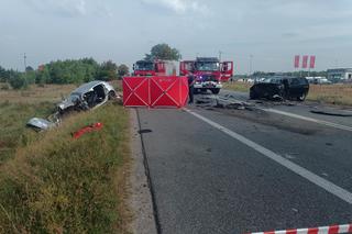 : Mama zginęła w wypadku, dziecko z urazem głowy trafiło do szpitala. Tragiczny finał brawurowej jazdy na trasie do Warszawy
