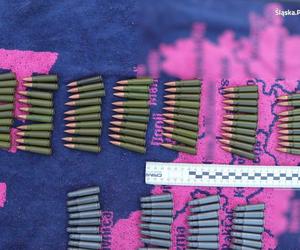 Będzin: Narkotyki warte 1 mln zł, karabiny i pistolety. Zatrzymano trzy osoby