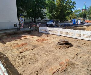 Odkopano fundamenty dawnej Bramy-Dzwonnicy w Siedlcach