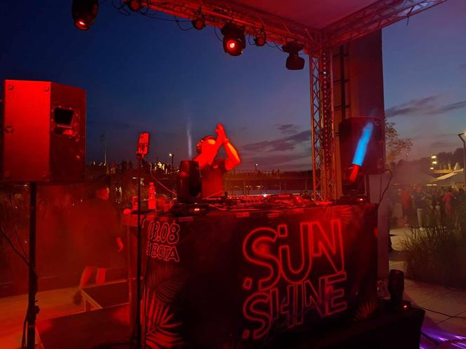 Najlepsi DJ-e z całej Polski i klubowicze spragnieni dobrej zabawy na "Sunshine Lubianka"