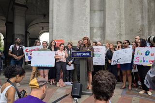 Aktywiści chcą przed sądem walczyć o korkowe. Pozwali gubernator