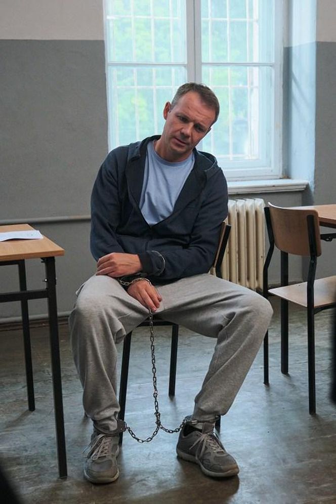 "Pierwsza miłość": Teresa nie potrafi się oprzeć Mateuszowi. Zgadza się na jego propozycję...