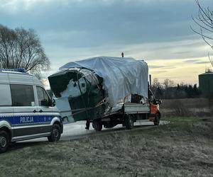 Kierowca dostawczaka napakował trochę za dużo