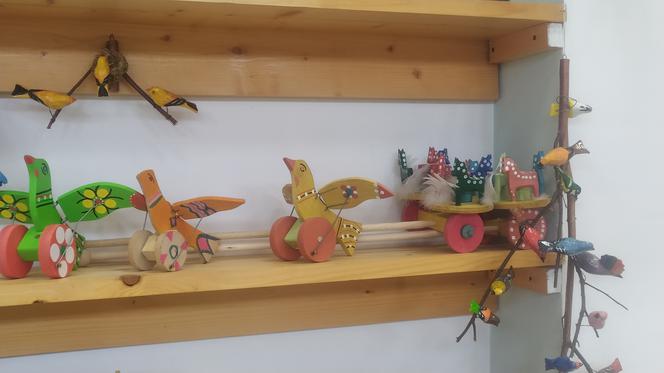 Wystawa  drewnianych zabawek w GOK Jeleśnia