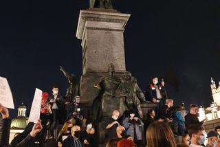 Strajk Kobiet w Krakowie. Protest na Rynku Głównym [27.10.2020]