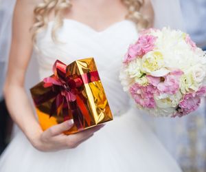 Przenigdy nie dawaj parze młodej takiego prezentu ślubnego. Przyniesie pecha ich miłości i grozi rozwodem. Przesądy ślubne