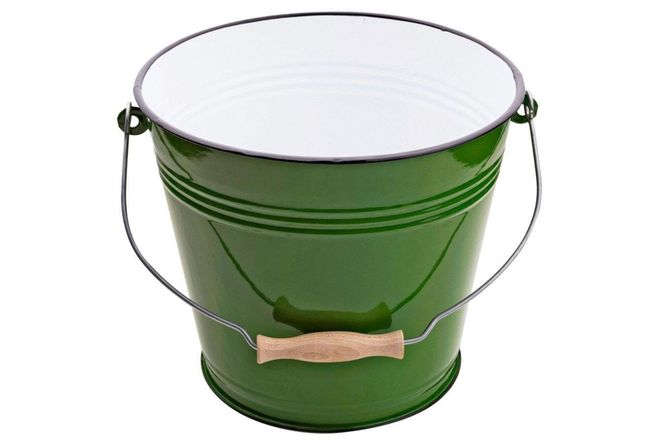 Domowe akcesoria emaliowane