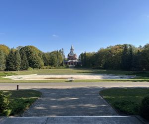 Ma ponad 170 hektarów i wiele tajemnic. Niecodzienne spacery po cmentarzu