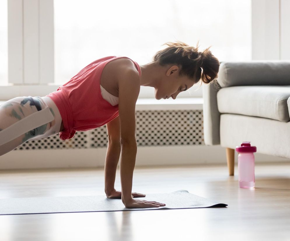 Ćwiczenia na leniwe jelita. 20 minut, by pokonać wzdęcia i zaparcia