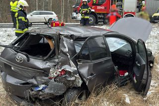 Wypadek na DK 10 w Solcu Kujawskim! Jedno z aut wylądowało w rowie [ZDJĘCIA]