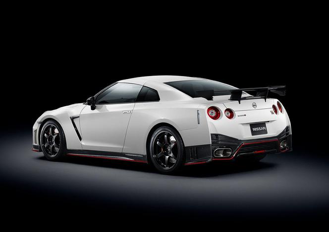 Nissan GT-R Nismo 2015