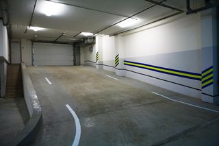 Bezpieczna brama – jak chronić obiekty komercyjne przed włamaniem?