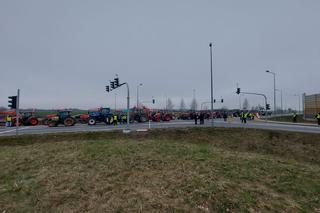 Protest rolników 20 marca. Blokada dróg m.in. w Dywitach i Olsztynku. Policja pilnuje bezpieczeństwa