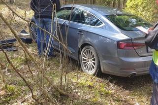 W lesie znaleźli skradzione Audi A5. Za kierownicą spał... złodziej! [ZDJĘCIA]