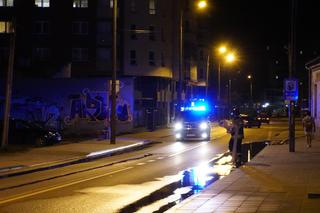 Pożar przy ul. Dąbrowskiego w Białymstoku. Strażacy gaszą budynek w centrum miasta