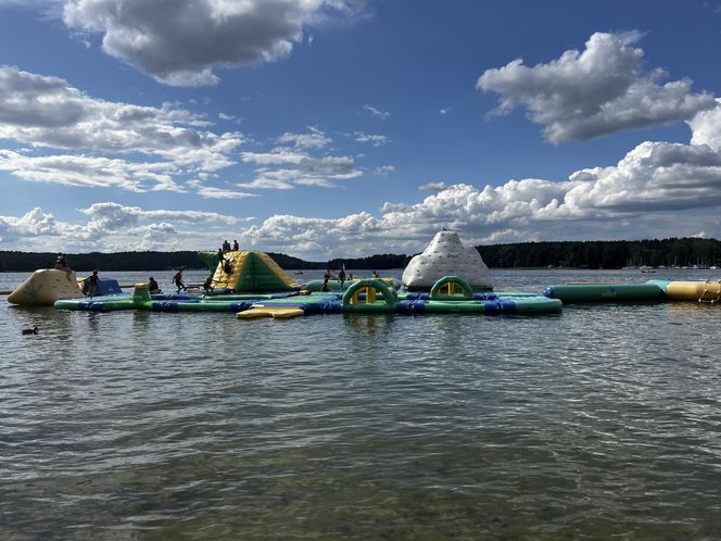 Wakacyjny patrol Eska Summer City na olsztyńskiej Plaży Miejskiej