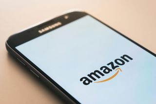 Pracownicy Amazona mają wrócić do biura. Związkowcy protestują