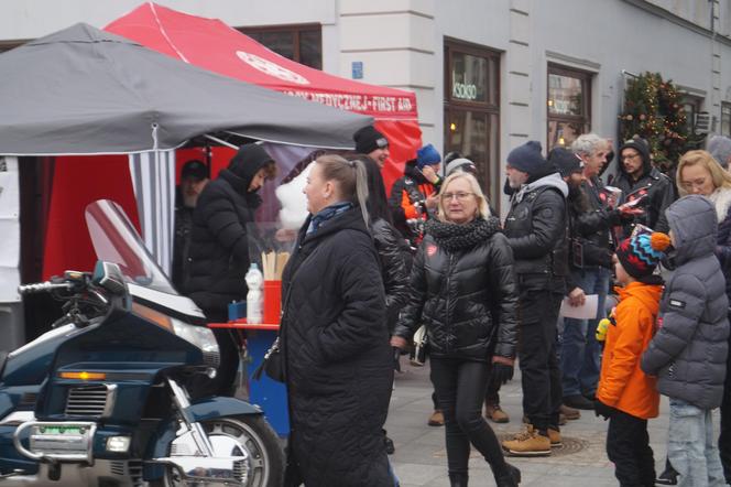 WOŚP 2024 w Bydgoszczy. Tłumy w centrum miasta