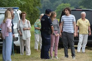 Pierwsza miłość, odcinek 3888: Kulas (Marcin Sztabiński), Aniela (Maja Wachowska), Wiktoria (Halszka Lehman)